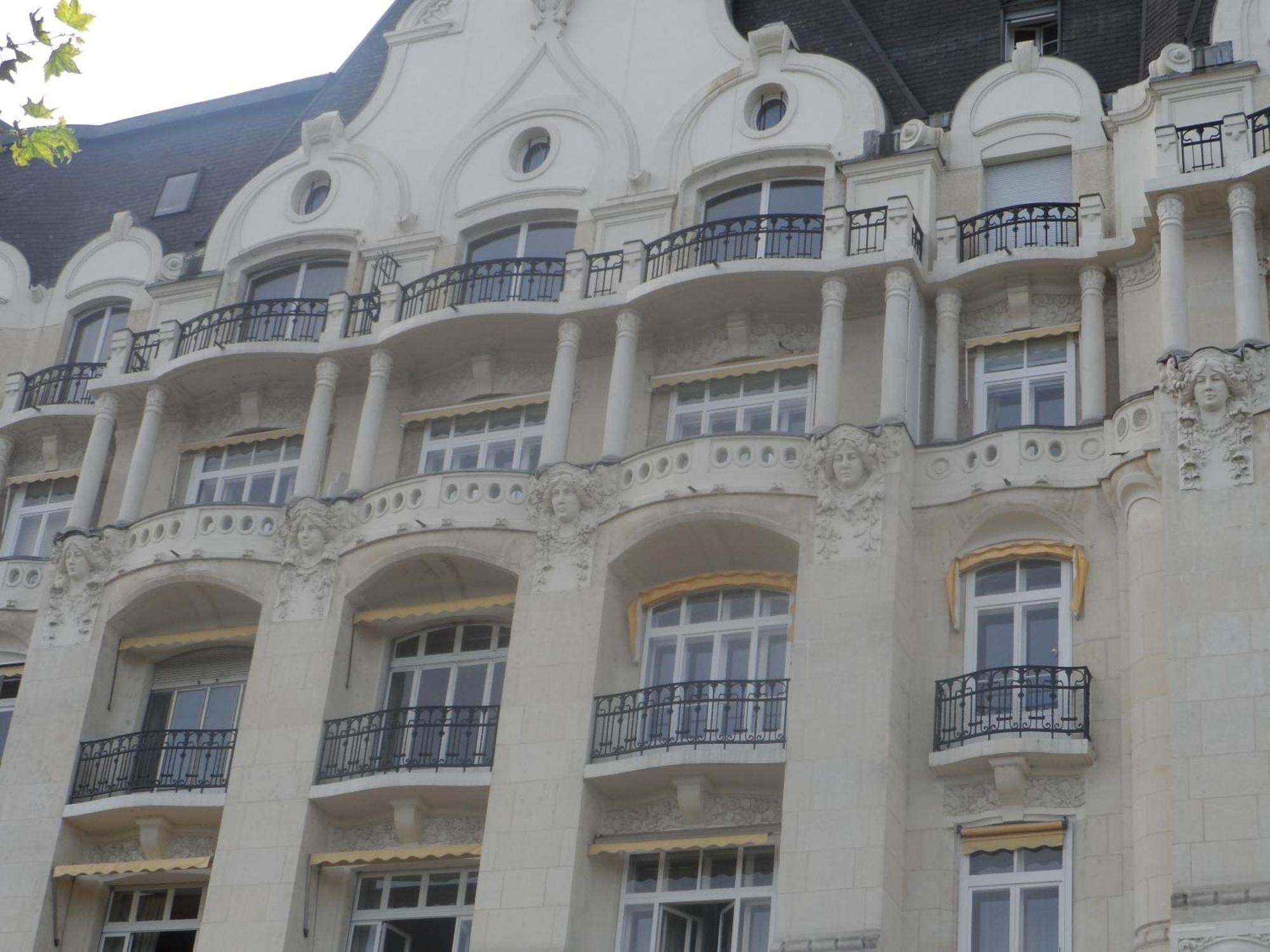 Cheap Apartament